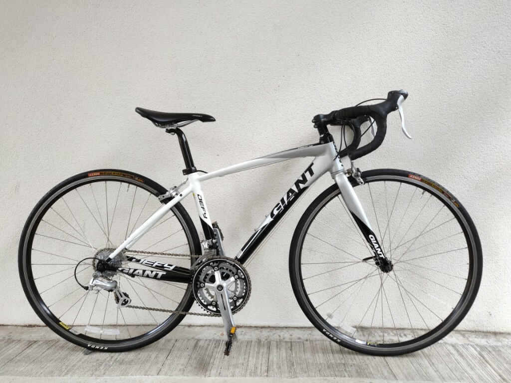 giant xs road bike